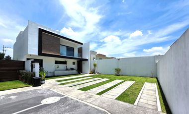 Casa en Venta en Fraccionamiento Alboreto Residencial en Metepec, Estado de México.