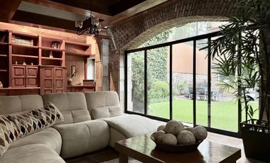 CASA EN VENTA EN BOSQUES DE LAS LOMAS, 3 RECÁMARAS, 1 RECÁMARA EN PLANTA BAJA, JARDÍN CON TERRAZA, CDMX