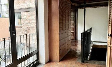 CASA EN VENTA EN BOSQUES DE LAS LOMAS, 3 RECÁMARAS, 1 RECÁMARA EN PLANTA BAJA, JARDÍN CON TERRAZA, CDMX