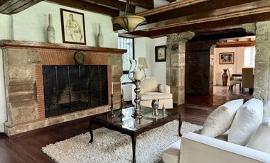 CASA EN VENTA EN BOSQUES DE LAS LOMAS, 3 RECÁMARAS, 1 RECÁMARA EN PLANTA BAJA, JARDÍN CON TERRAZA, CDMX