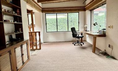 CASA EN VENTA EN BOSQUES DE LAS LOMAS, 3 RECÁMARAS, 1 RECÁMARA EN PLANTA BAJA, JARDÍN CON TERRAZA, CDMX