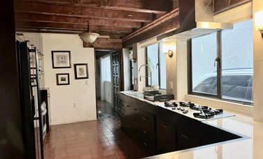 CASA EN VENTA EN BOSQUES DE LAS LOMAS, 3 RECÁMARAS, 1 RECÁMARA EN PLANTA BAJA, JARDÍN CON TERRAZA, CDMX