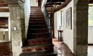 CASA EN VENTA EN BOSQUES DE LAS LOMAS, 3 RECÁMARAS, 1 RECÁMARA EN PLANTA BAJA, JARDÍN CON TERRAZA, CDMX