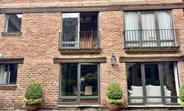 CASA EN VENTA EN BOSQUES DE LAS LOMAS, 3 RECÁMARAS, 1 RECÁMARA EN PLANTA BAJA, JARDÍN CON TERRAZA, CDMX