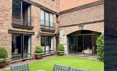 CASA EN VENTA EN BOSQUES DE LAS LOMAS, 3 RECÁMARAS, 1 RECÁMARA EN PLANTA BAJA, JARDÍN CON TERRAZA, CDMX