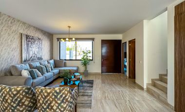 Venta casa en Lomas del Marques