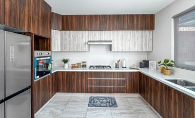 Venta casa en Lomas del Marques