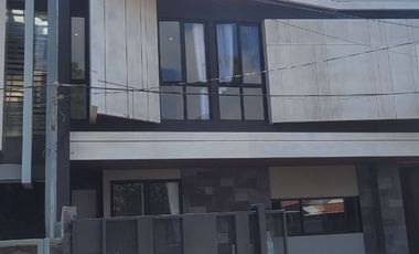 Jual Rumah Baru Mewah Hook Manyar Surabaya tengah kota