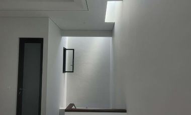 Jual Rumah Baru Mewah Hook Manyar Surabaya tengah kota