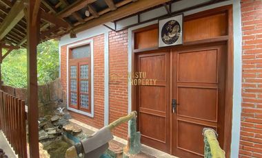 RUMAH DAN PAVILIUN JOGLO, TANAH LUAS, DEKAT KAMPUS UPN, DI MAGUWO
