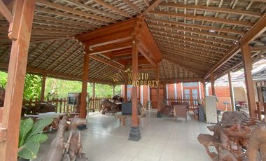 RUMAH DAN PAVILIUN JOGLO, TANAH LUAS, DEKAT KAMPUS UPN, DI MAGUWO