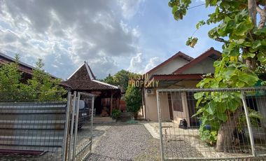 RUMAH DAN PAVILIUN JOGLO, TANAH LUAS, DEKAT KAMPUS UPN, DI MAGUWO