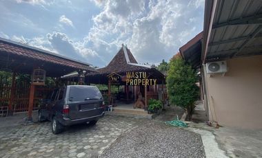 RUMAH DAN PAVILIUN JOGLO, TANAH LUAS, DEKAT KAMPUS UPN, DI MAGUWO