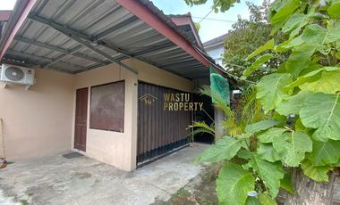 RUMAH DAN PAVILIUN JOGLO, TANAH LUAS, DEKAT KAMPUS UPN, DI MAGUWO