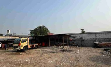 Disewa tanah padat di satu Maret lokasi  strategis  dkt apart dan perumahan cocok buat alat2 berat, cuci mobil ,bengkel cafe