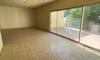 Casa en Venta en Colonia Pitic gran terreno y ubicacion privilegiada