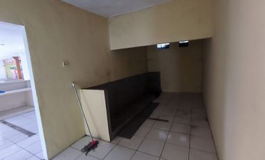 Disewakan bangunan ruang usaha 2lt ex resto di Alternatif Cibubur, Transyogi, Depok