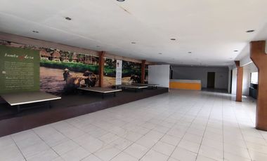 Disewakan bangunan ruang usaha 2lt ex resto di Alternatif Cibubur, Transyogi, Depok