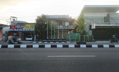 Gudang dan Kantor Strategis  Pinggir Jalan Magelang - Semarang