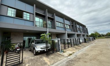 Urgent Sale! Super Affordable Townhome – Ready to Move In!  Siri Place Rangsit, Pathum Thani Beautiful 2-storey townhome