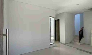 DISEWAKAN RUMAH SIAP HUNI CLUSTER RUBY PONDOK CANDRA DEKAT RAYA MERR RUNGKUT SURABAYA