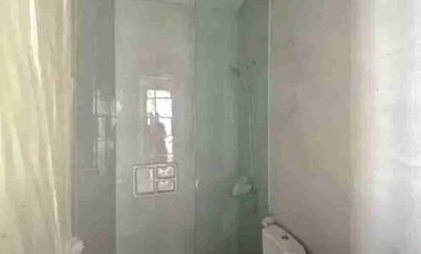 DISEWAKAN RUMAH SIAP HUNI CLUSTER RUBY PONDOK CANDRA DEKAT RAYA MERR RUNGKUT SURABAYA