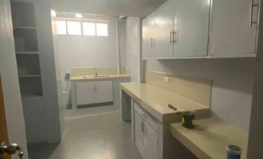 House and Lot for lease in Palm Village