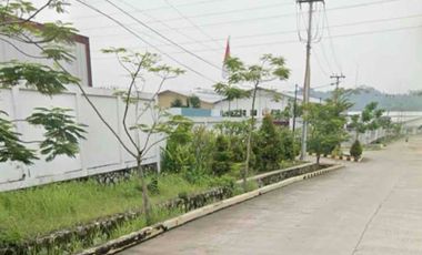 Di sewakan pabrik luas 8000 m2 luas tanah 1 hektar / 1.000 m2 skses kontainer 40 feet harga sewa 50.000 per meter di Purwakarta