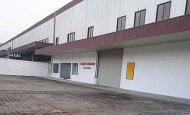 Di sewakan pabrik luas 8000 m2 luas tanah 1 hektar / 1.000 m2 skses kontainer 40 feet harga sewa 50.000 per meter di Purwakarta