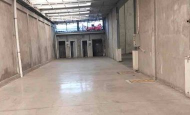 Di sewakan pabrik luas 8000 m2 luas tanah 1 hektar / 1.000 m2 skses kontainer 40 feet harga sewa 50.000 per meter di Purwakarta