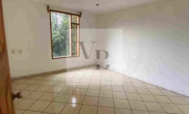 Renta de amplia casa Acatitlan