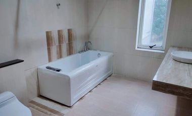 Disewakan Murah Rumah Mewah Senayan Bintaro Semi Furnished OM-17066