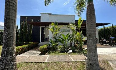 Exclusiva casa en el condominio baru