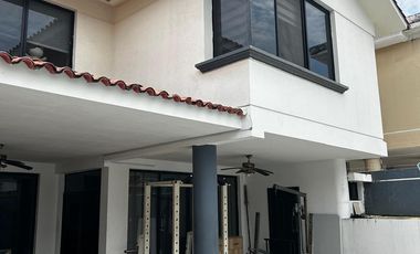 URB. PARQUES DEL RIO, CASA EN VENTA, SAMBORONDON.