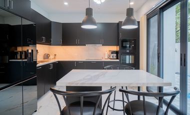 FOR SALE: 4 Bedroom in The Orchard Golf and Country Club, Dasmarinas