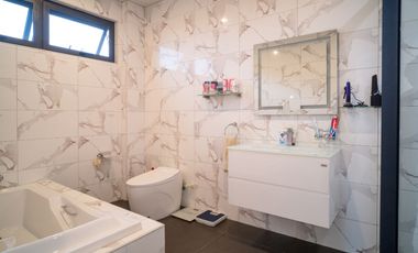 FOR SALE: 4 Bedroom in The Orchard Golf and Country Club, Dasmarinas