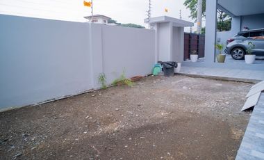 FOR SALE: 4 Bedroom in The Orchard Golf and Country Club, Dasmarinas