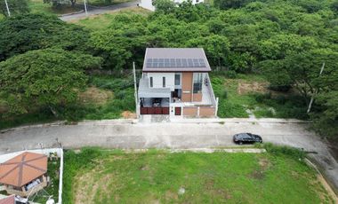 FOR SALE: 4 Bedroom in The Orchard Golf and Country Club, Dasmarinas