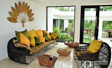 FREEHOLD MODERN HILLSIDE VILLA OVERLOOKING TO THE NATURE