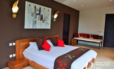 FREEHOLD MODERN HILLSIDE VILLA OVERLOOKING TO THE NATURE