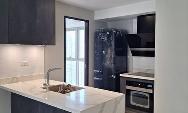 2 Bedrooms Penthouse Unit for Rent in Uptown Arts Residence