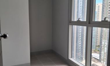 2 Bedrooms Penthouse Unit for Rent in Uptown Arts Residence