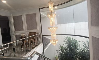 Dijual Rumah Dengan 6 Kamar Tidur Style Simple Classic Area Denpasar