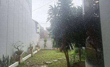 Dijual Rumah Dengan 6 Kamar Tidur Style Simple Classic Area Denpasar