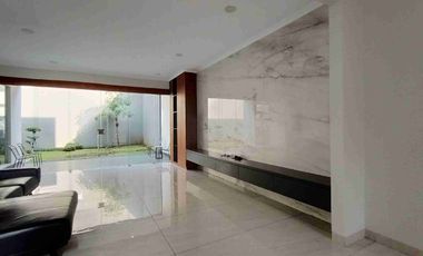 Rumah Mewah 2 Lantai di Batununggal Indah Estate Bandung