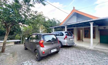 villa disewakan dengan kolam renang di kota batu dekat Jatim Park 3