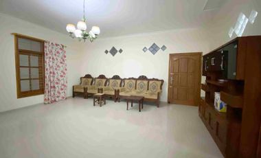 villa disewakan dengan kolam renang di kota batu dekat Jatim Park 3