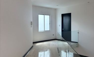 Renta de casa amueblada en Parque Nilo