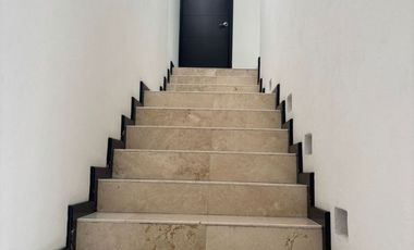 Renta de casa amueblada en Parque Nilo