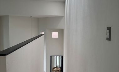 Renta de casa amueblada en Parque Nilo